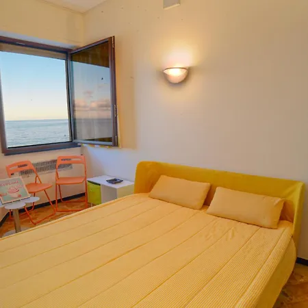 Daire Incanto Sul Mare Fronte Spiaggia Con Ac Bergeggi